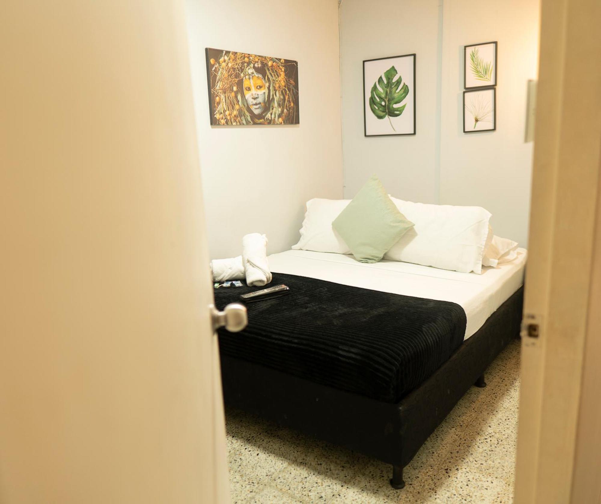 Africa House-Casa Hotel Laureles-La70 Medellin Bagian luar foto