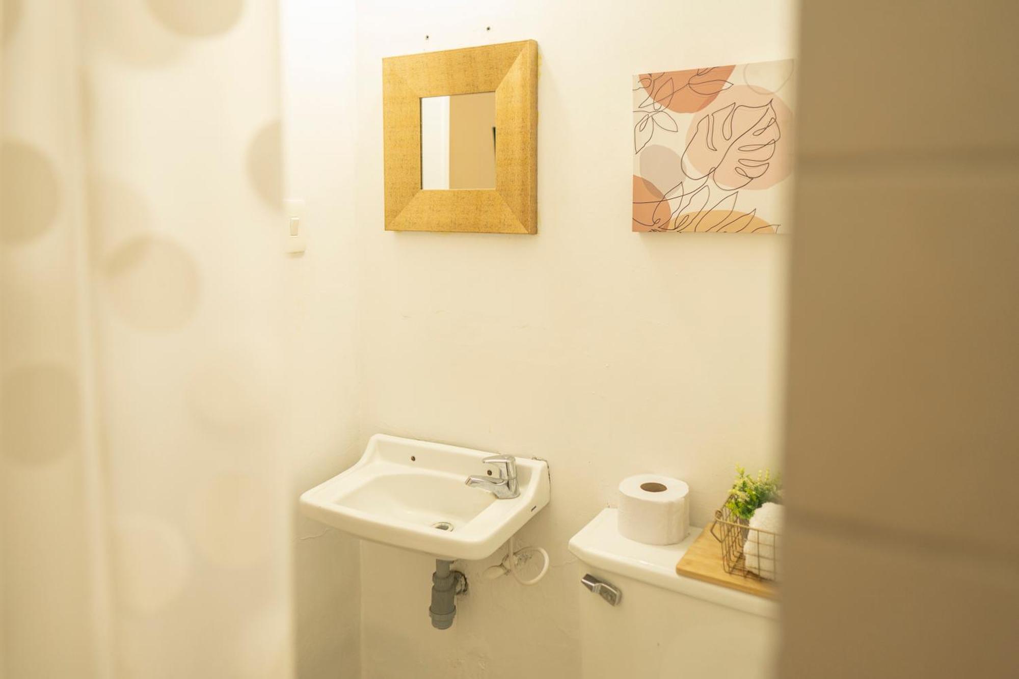 Africa House-Casa Hotel Laureles-La70 Medellin Bagian luar foto