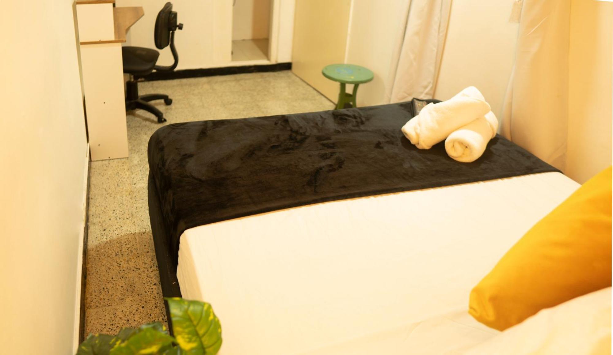 Africa House-Casa Hotel Laureles-La70 Medellin Bagian luar foto