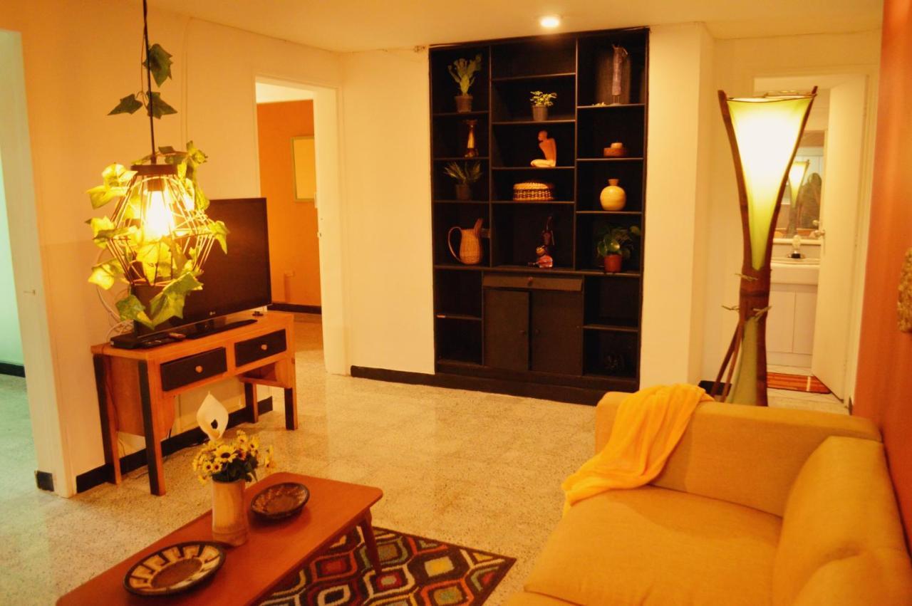Africa House-Casa Hotel Laureles-La70 Medellin Bagian luar foto