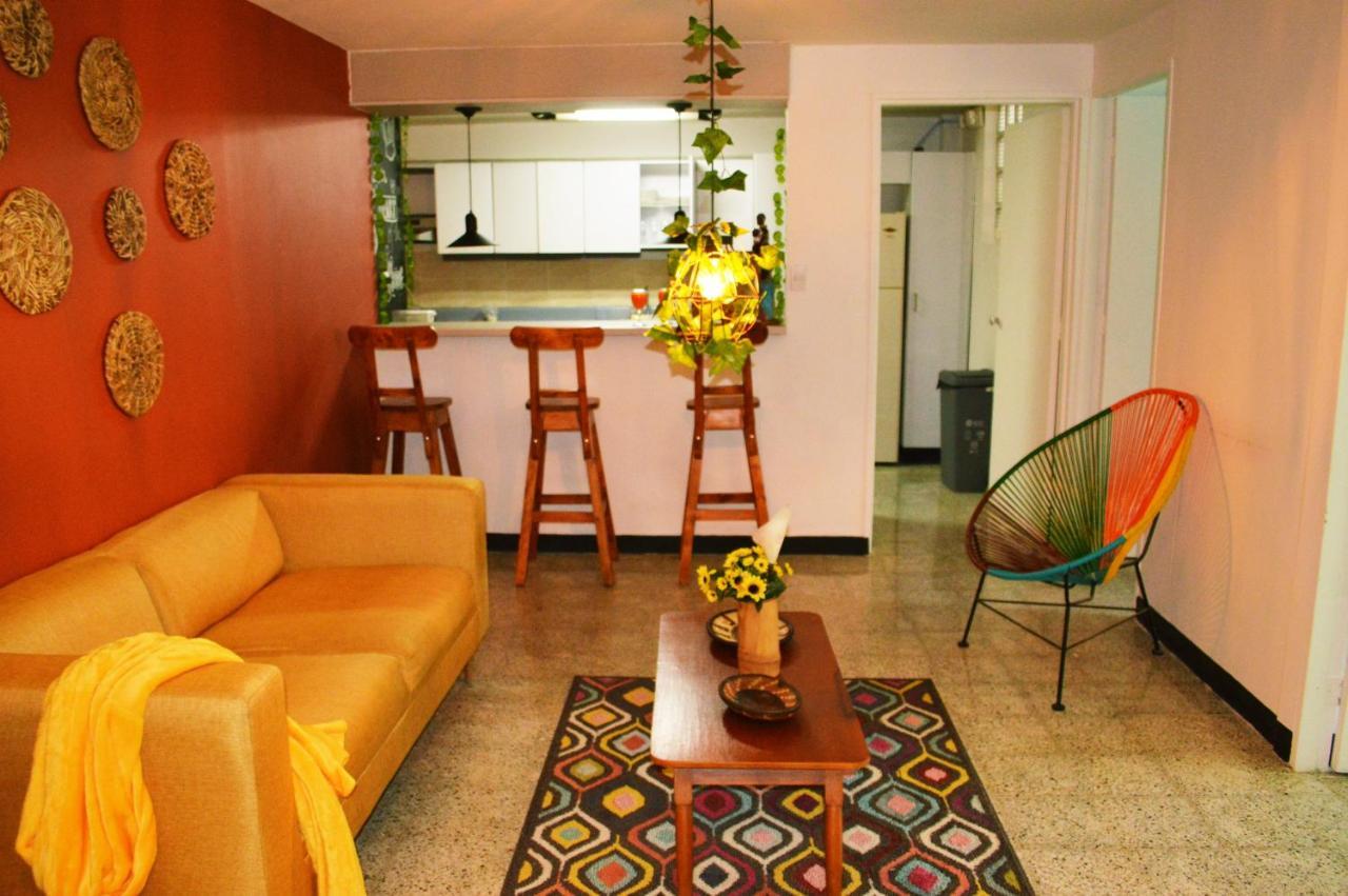 Africa House-Casa Hotel Laureles-La70 Medellin Bagian luar foto